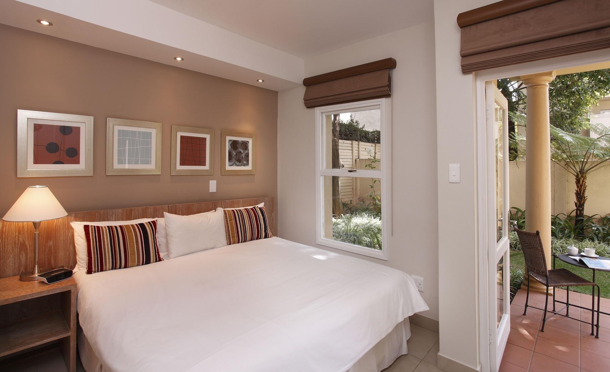 The Capital Villa Sandton Bagian luar foto