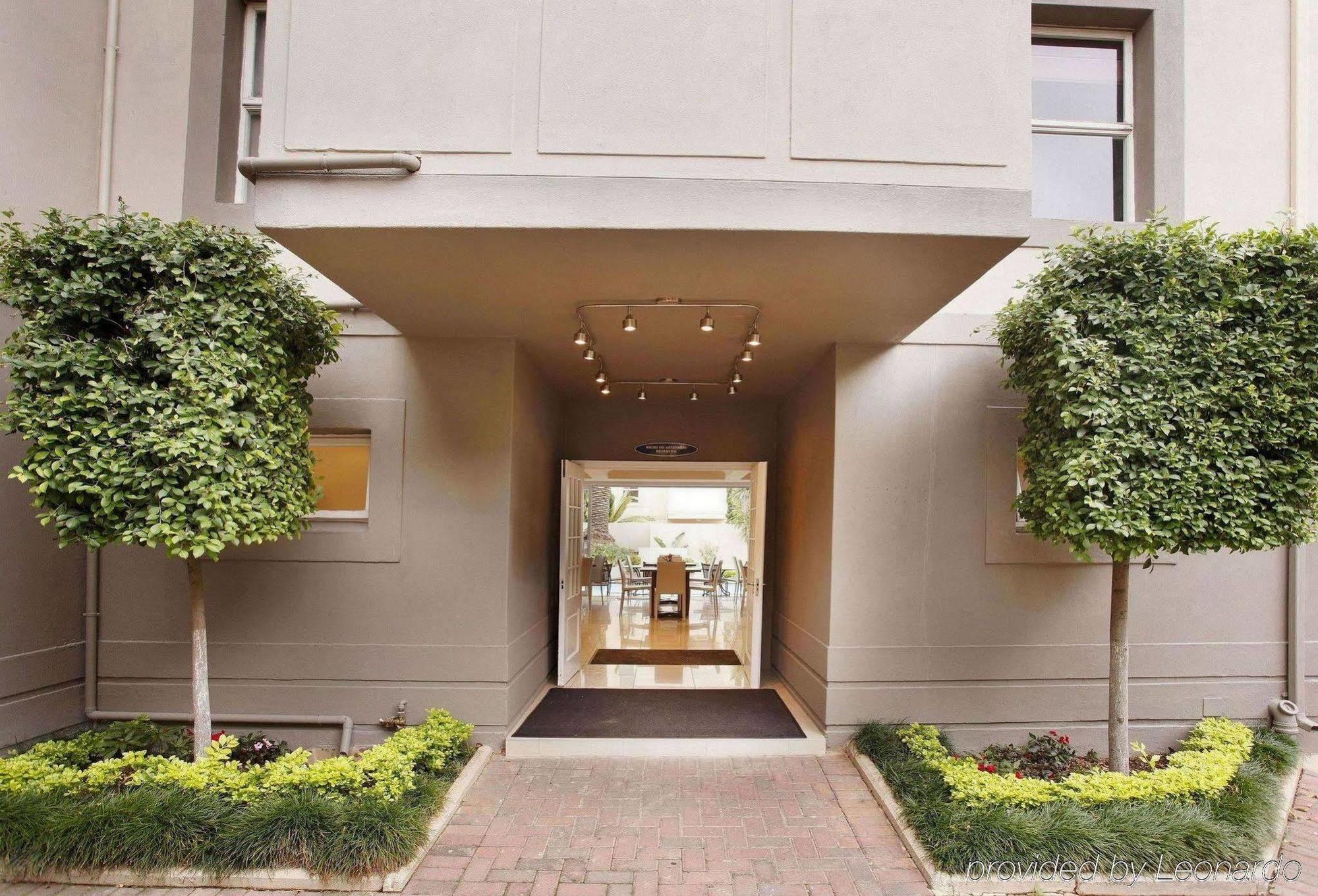 The Capital Villa Sandton Bagian luar foto