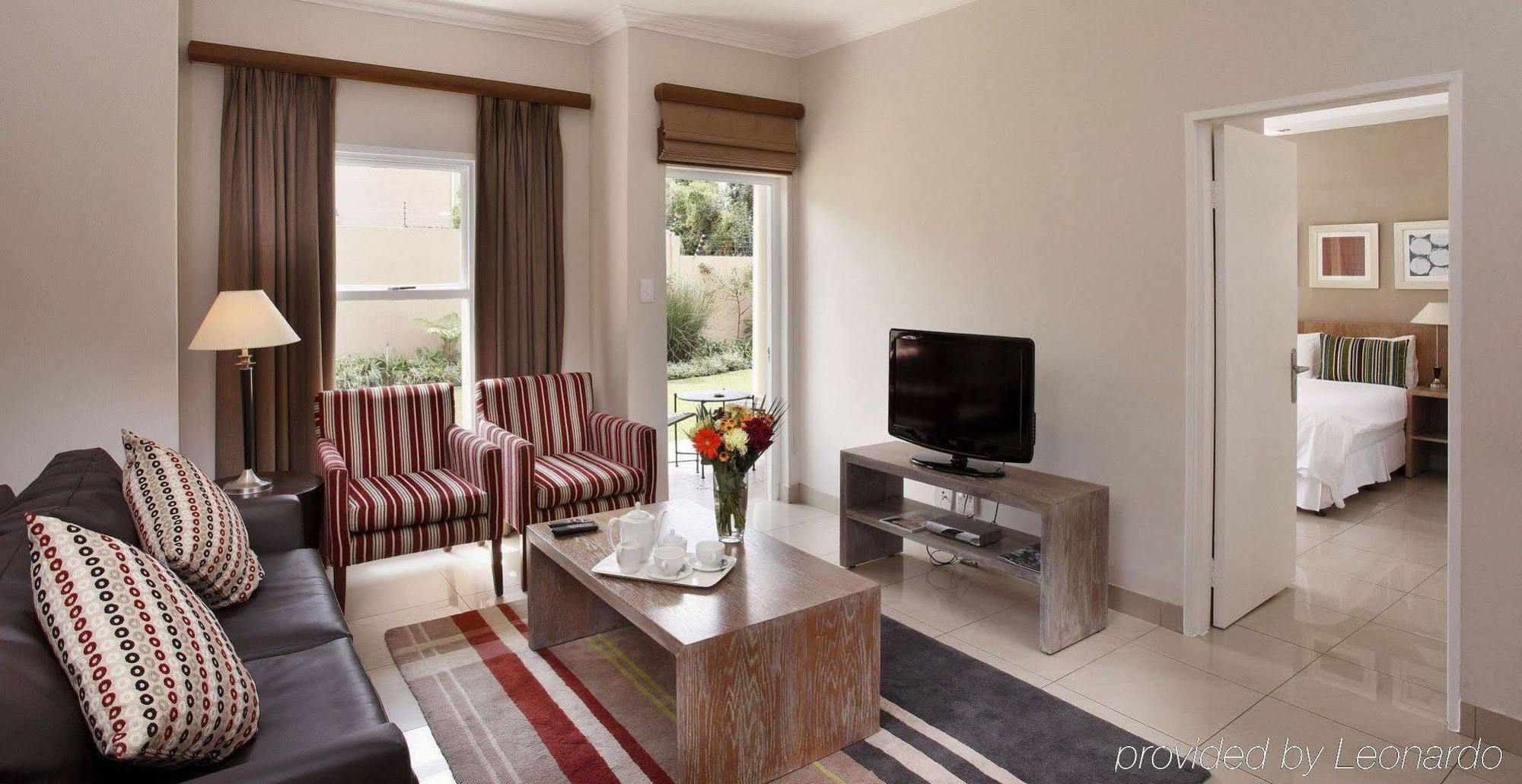 The Capital Villa Sandton Bagian luar foto