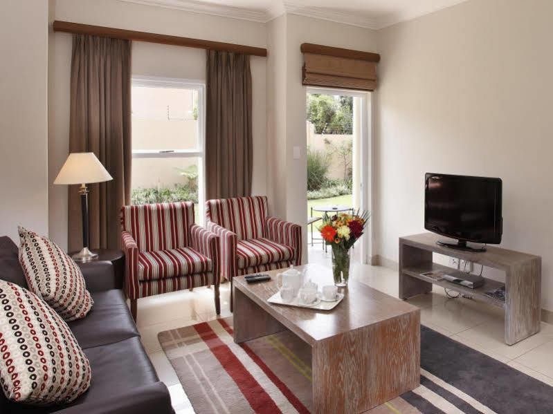 The Capital Villa Sandton Bagian luar foto
