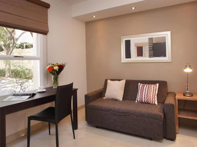 The Capital Villa Sandton Bagian luar foto