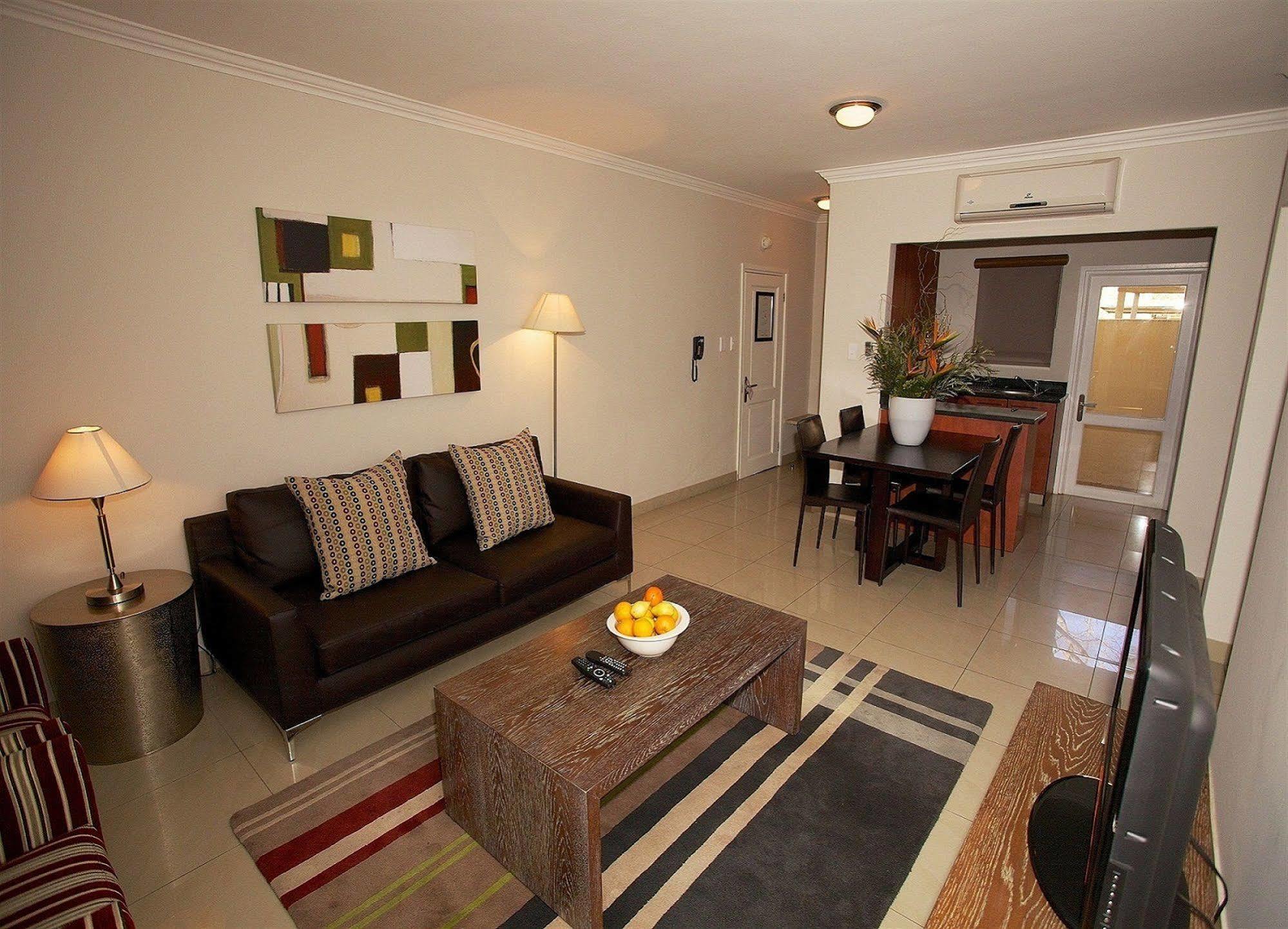 The Capital Villa Sandton Bagian luar foto