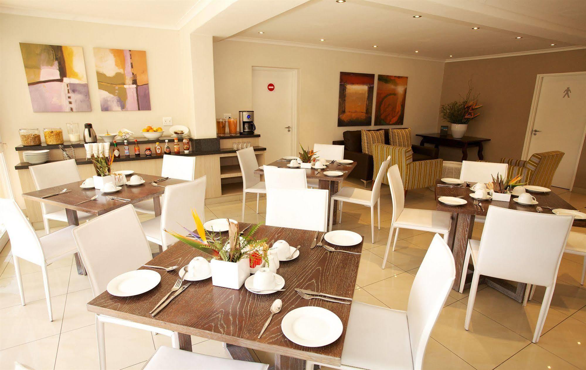 The Capital Villa Sandton Bagian luar foto